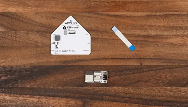 Ribbon cable connecting starter kit modules